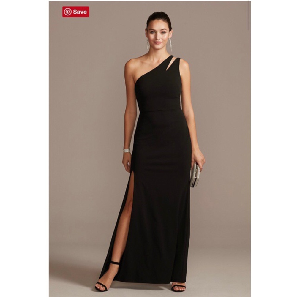 DAVIDS BRIDAL CUTOUT ONE-SHOULDER CREPE GOWN SZ2
